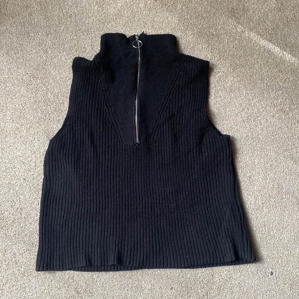 Vigoss Black Half Zip‎ Sleeveless Sweater Size S